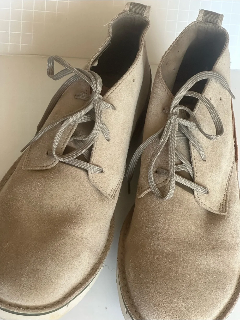 Clarks Shacrelite Mid Men’s 12M Beige Suede Chukka Boots Casual Lace Up Comfort